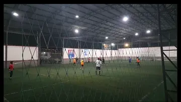 como con la mano esa asistencia