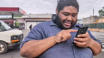 Saturn retrieves his HEADPHONES from SpiritJuinoTV