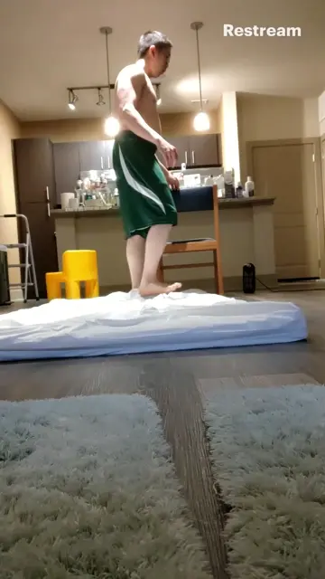 SISSY SQUAT ON 2 LEGS 1 REP DECENT FORM