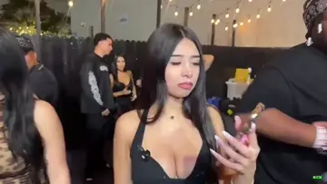 W w