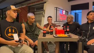 3 PERROS PARA CADA 1 DE LA CREW