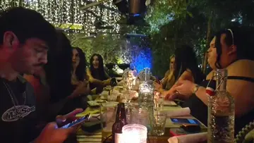 LA dolls dinner chow down