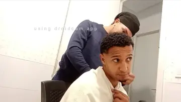 cortando el pelo y se lo hago mal!! (es COÑA)