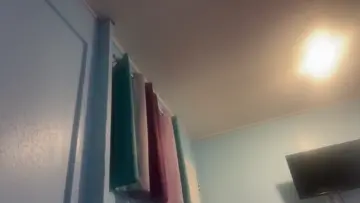 my gf is crashing out