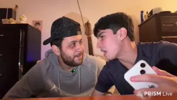 Manuel pompas se tiene que marcar la barba ya