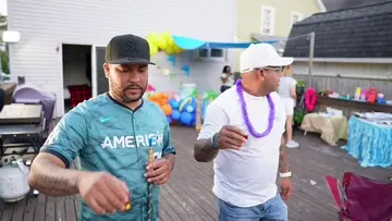 Hoy Celebramos mi cumpleaños-Toda | Clip