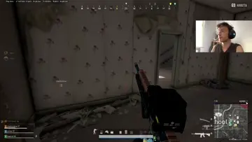 taha takım arkadaşına uçan uzi saldırısı yapıyor