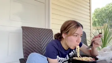 Probando el CARBONARA , gracias al shelb | Clip