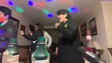 de la nada aparecian todos