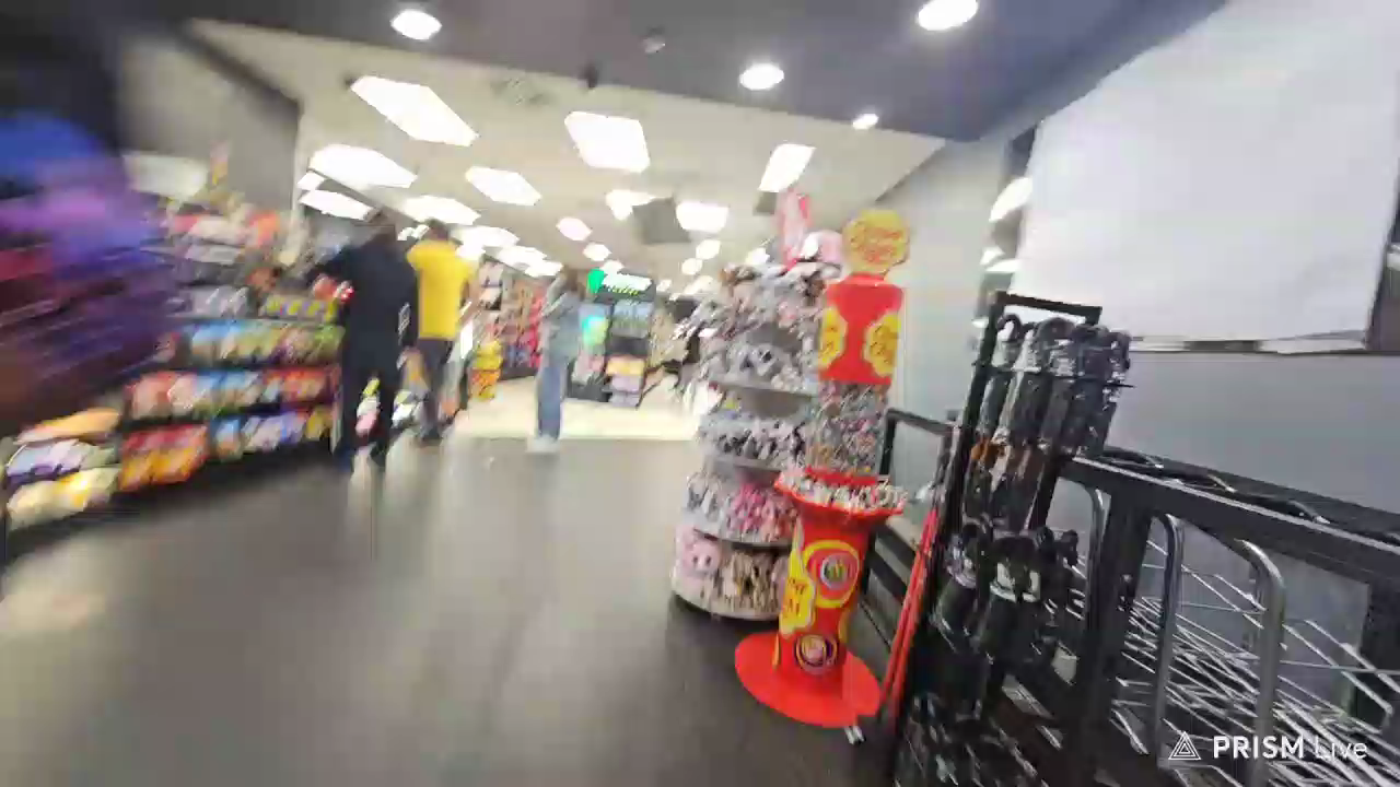 Louie throws out junkie girl