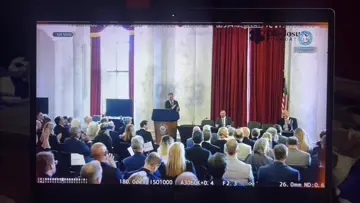 MEDIOS EN REVELACIONES