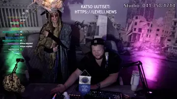 Slimm kaatuu pöydältä