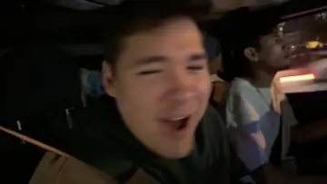 si tienes bajate del carro jajaja