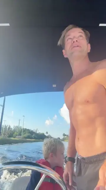 MAGIC BOAT!