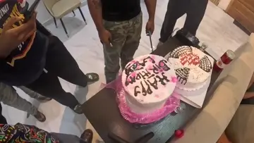 hella cake here
