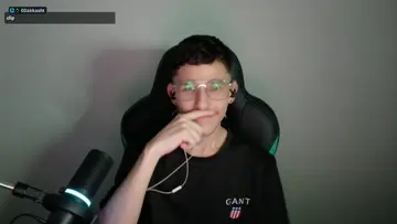 qe cute bro
