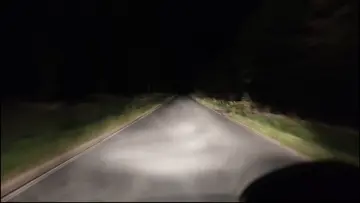 menel na drodze bez koszulki XD