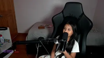 ella estaba aburrida JAJAJ