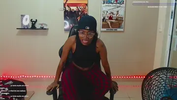 ELLA SE PARABA