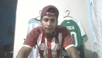 CASI LA ATAJA MUSLERA
