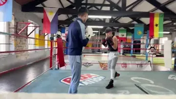 Jakey D almost gets dropped in a corner 😂(spar)