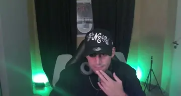 JAJA EL VECINO SIENDO EL VECINO