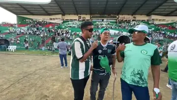 HINCHA EMOCIONADO