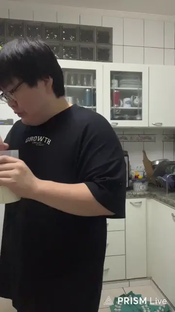 Tiba maluco usando leite vencido