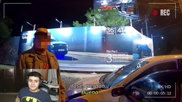a mi casi me agarro el auto