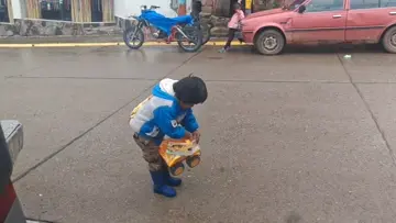Regalando en el camino
