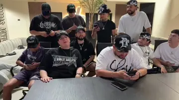20 monos tratando de configurar un stream