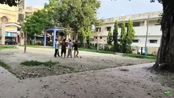 tuk tutdamn thi feel bad for that uncle and auto