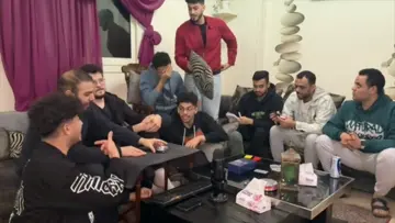 اللي بيلف العالم 😂😂😂