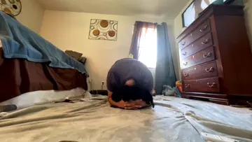naughty Gurl headstand 🩵🤸🏽‍♀️✨