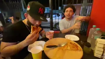 un poco 