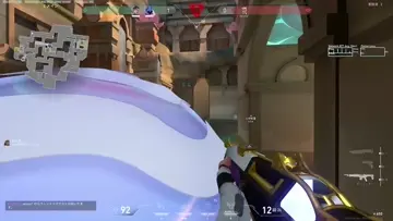 1hand on mouse the other smoking with it
