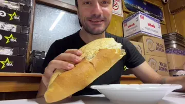 3 ÇEYREK KÖFTE EKMEK VE SPRİTE SİZCE NE KADARDIR
