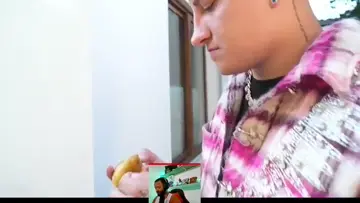 wesol comiendo pera