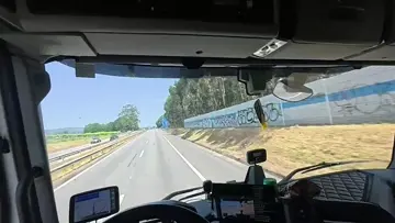 só ferro e pedra