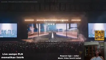 Menikmati lagu jump - blackpink