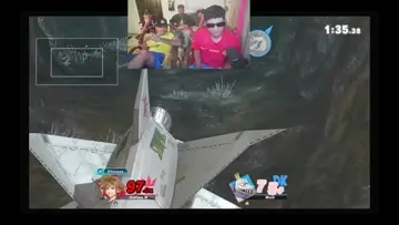 Papa le da leccion a hijo niño malo