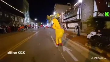 people joining the chicken on his walk of fame