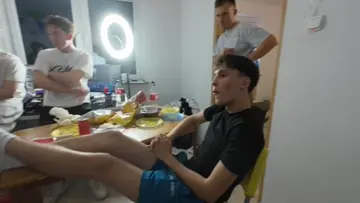 Tatuś cie nakarmi
