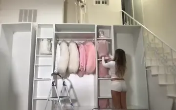 g does her first lice stream