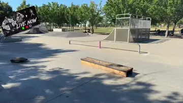 🛹
