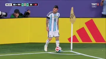 MESSİ NİE KULLANIYO