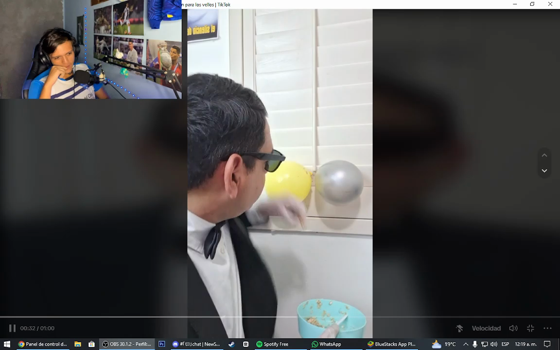 hombre descubre como sacar clip