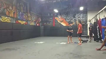 😂 