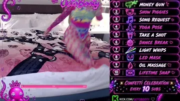 Changed for the stream & WOWING us😍😍