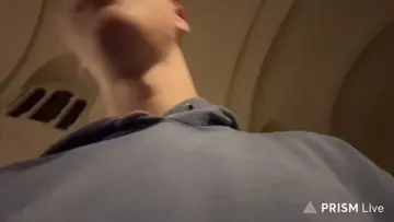 ferpo hace deseos en una iglesiaxelprimey lo echan